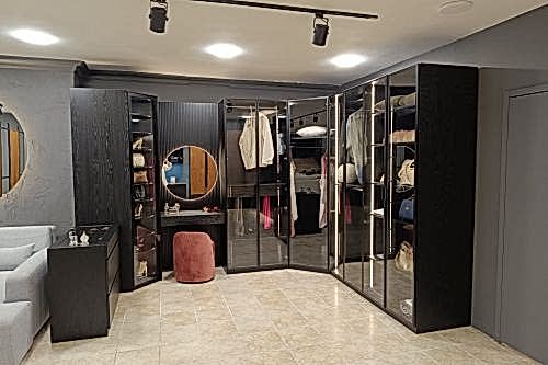 BLACK GİYİNME ODASI 